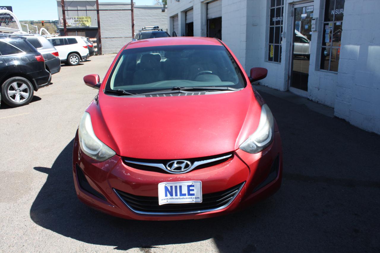 Hyundai Elantra SE 6AT 2015