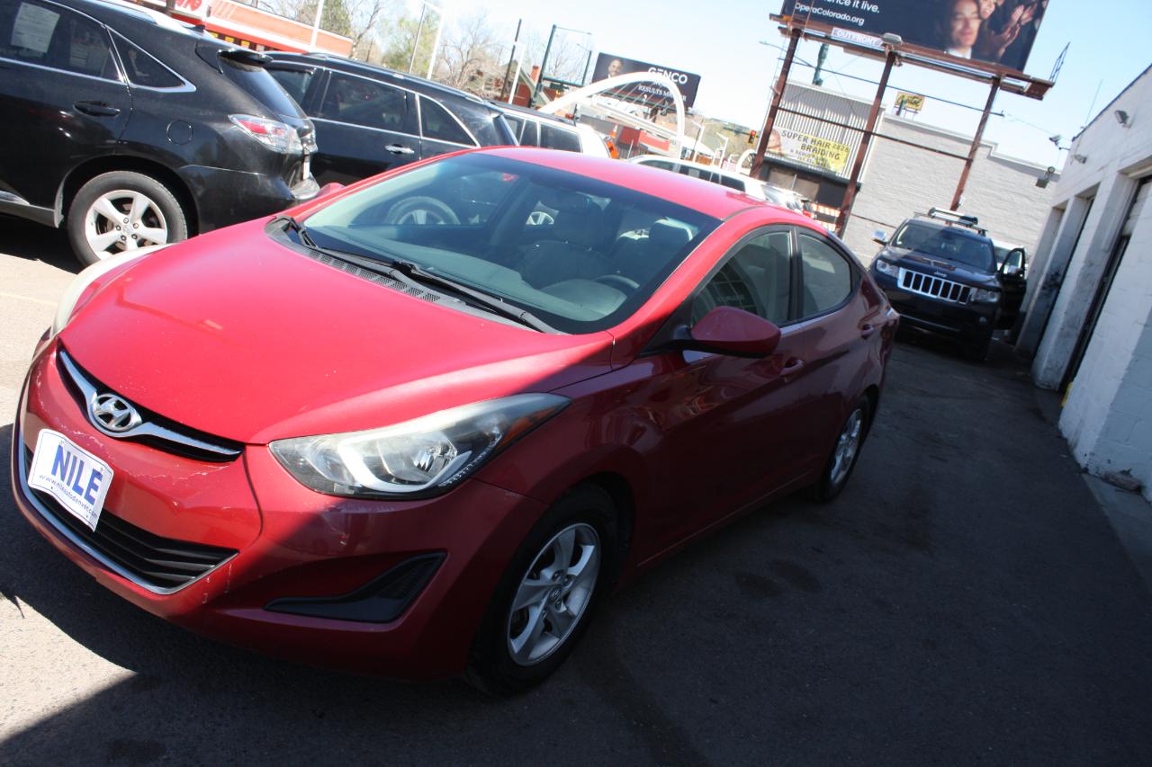 Hyundai Elantra SE 6AT 2015
