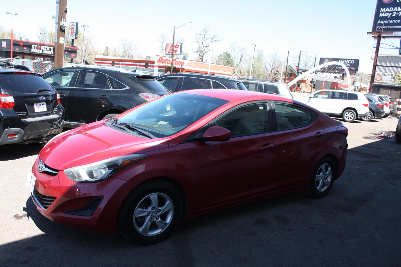 Hyundai Elantra SE 6AT 2015