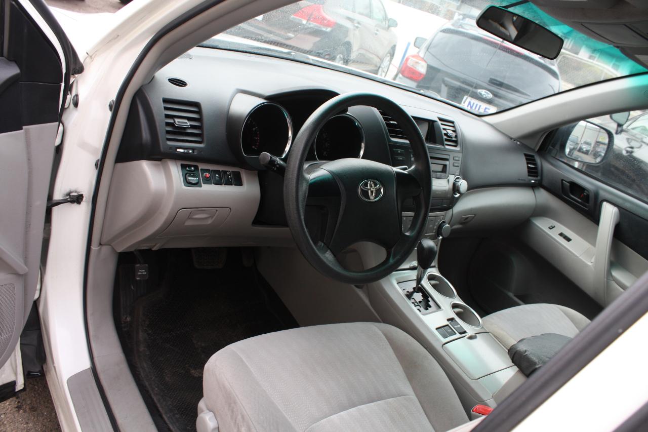 Toyota Highlander 4dr V6 Sport w/3rd Row (Natl) 2012