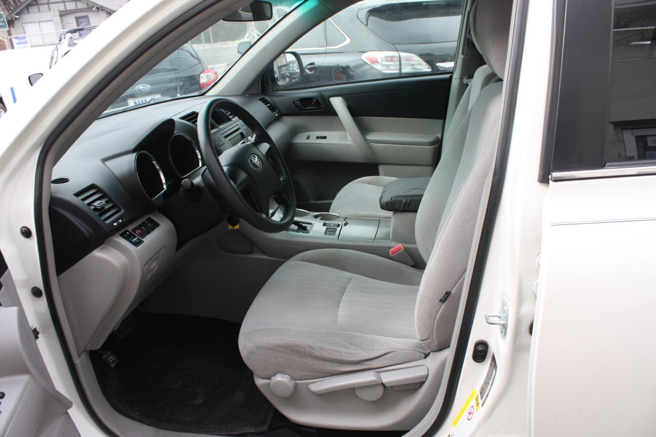 Toyota Highlander 4dr V6 Sport w/3rd Row (Natl) 2012