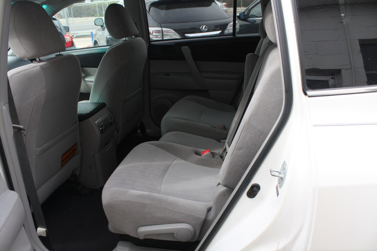 Toyota Highlander 4dr V6 Sport w/3rd Row (Natl) 2012