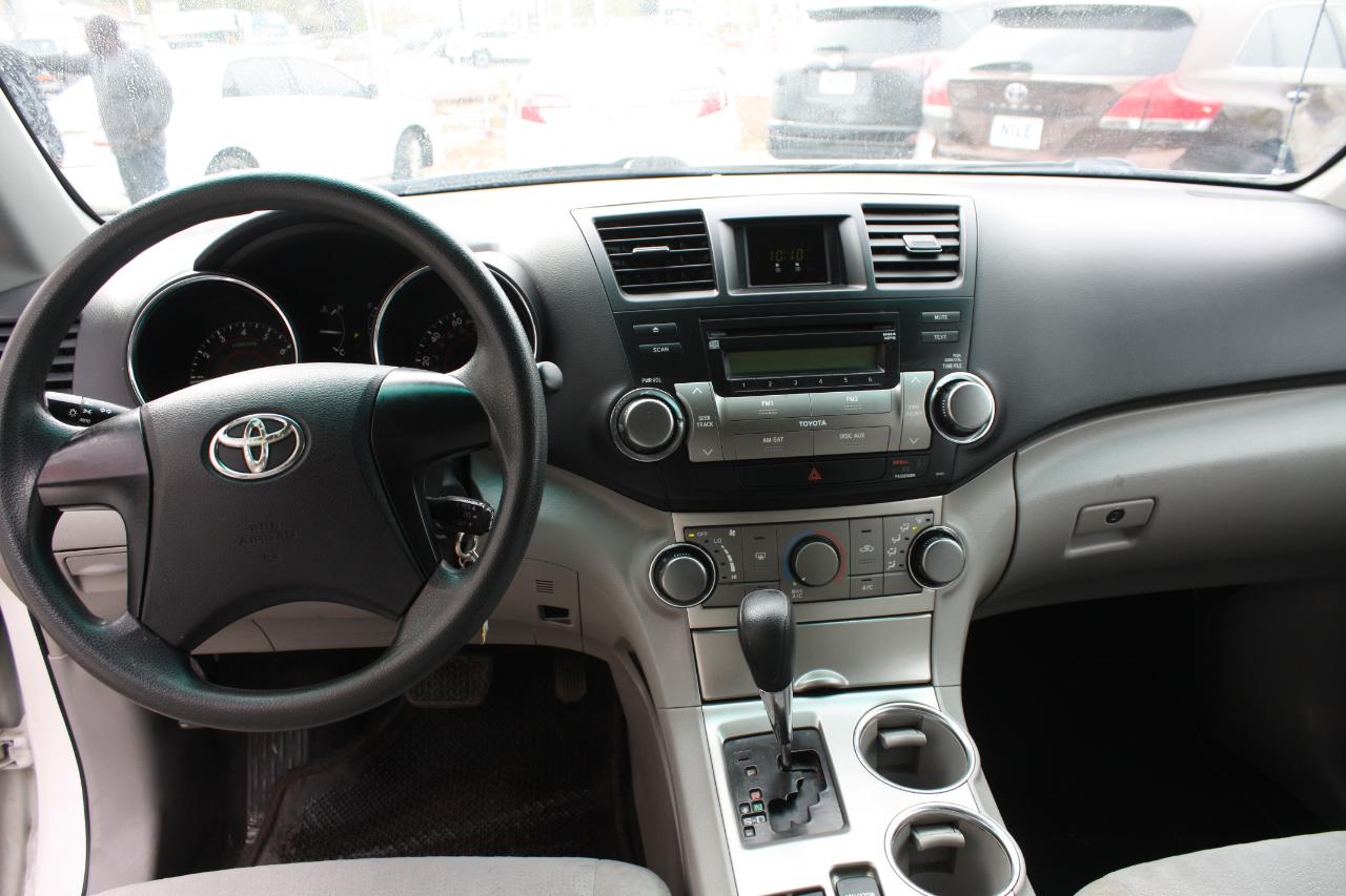 Toyota Highlander 4dr V6 Sport w/3rd Row (Natl) 2012