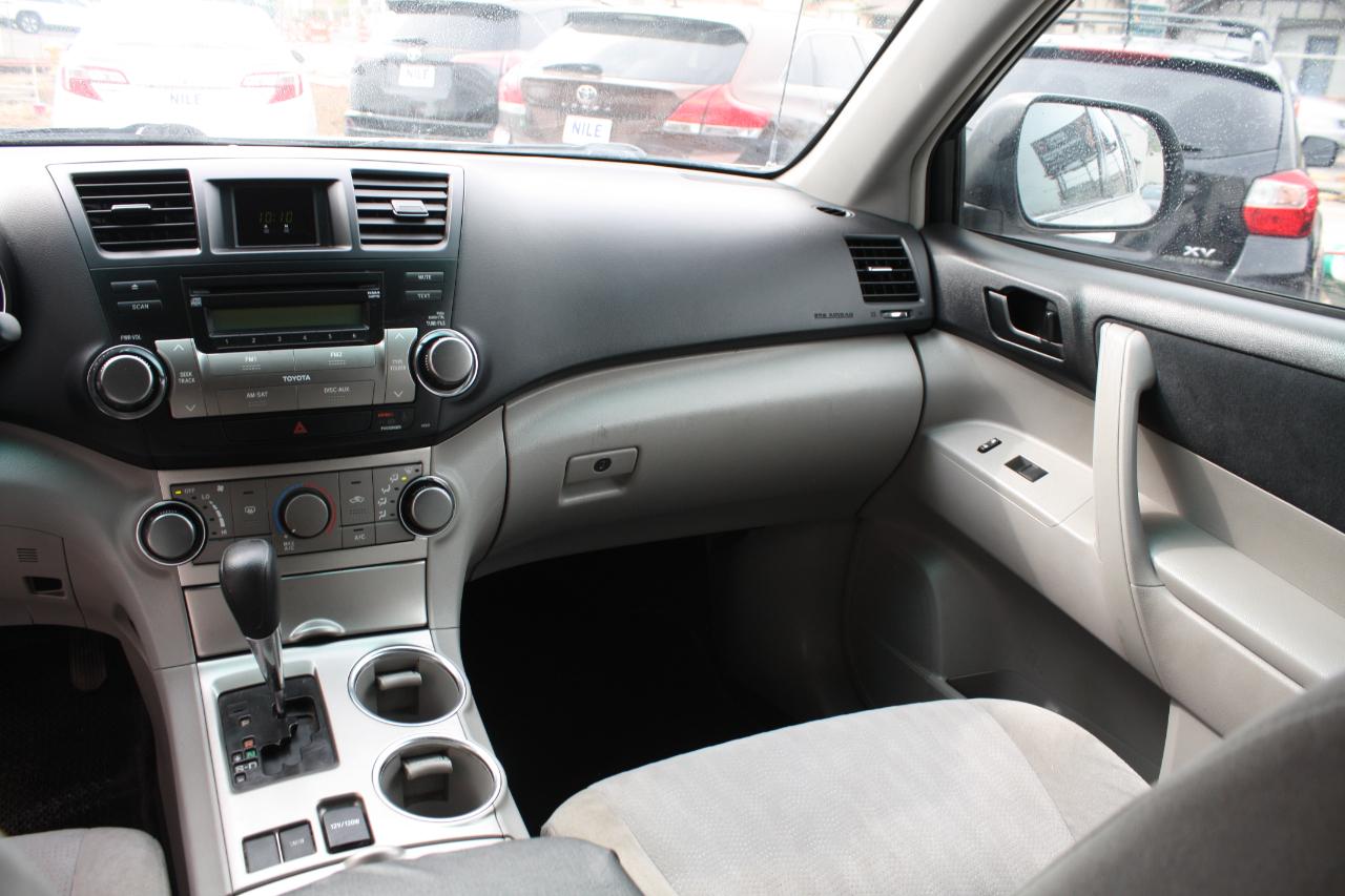 Toyota Highlander 4dr V6 Sport w/3rd Row (Natl) 2012