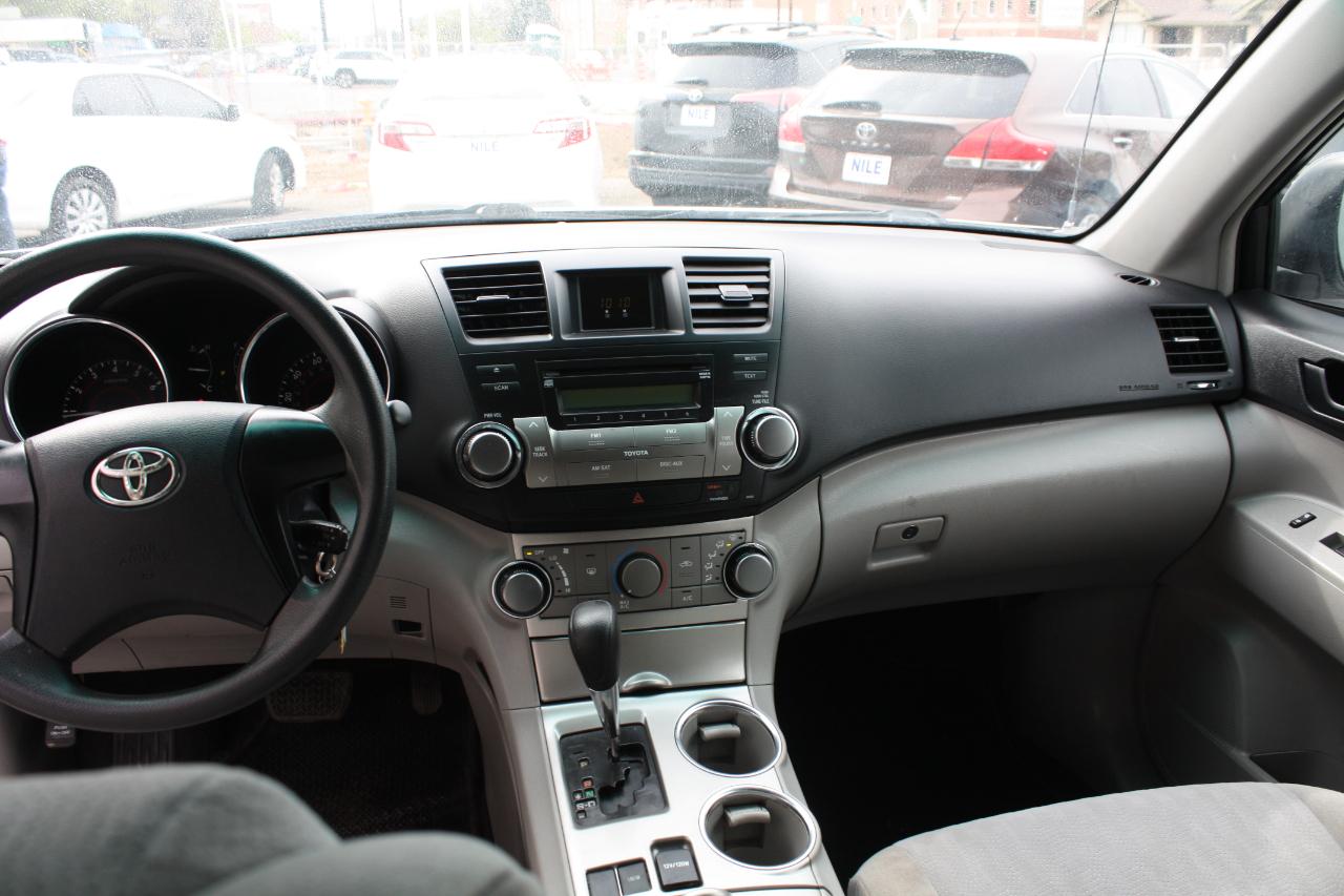 Toyota Highlander 4dr V6 Sport w/3rd Row (Natl) 2012