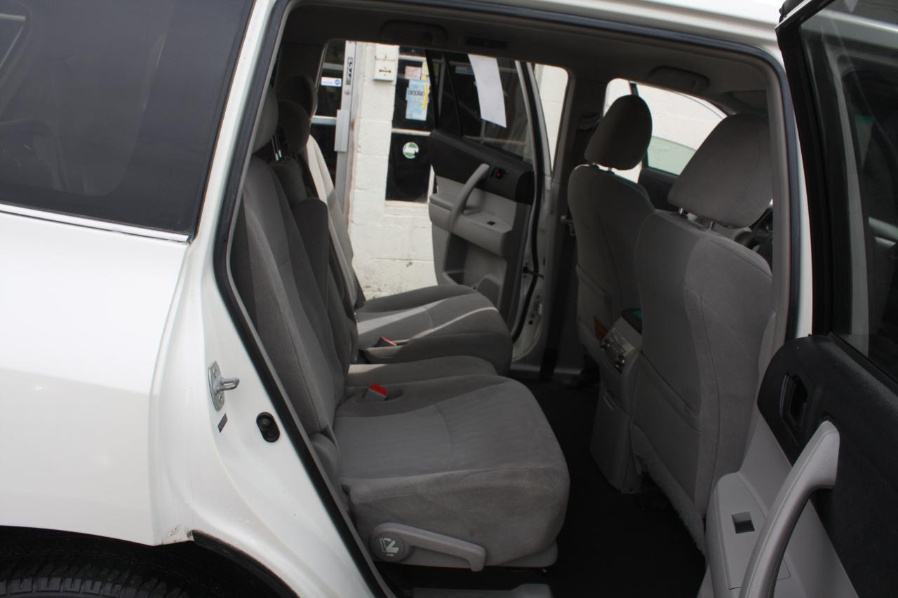 Toyota Highlander 4dr V6 Sport w/3rd Row (Natl) 2012