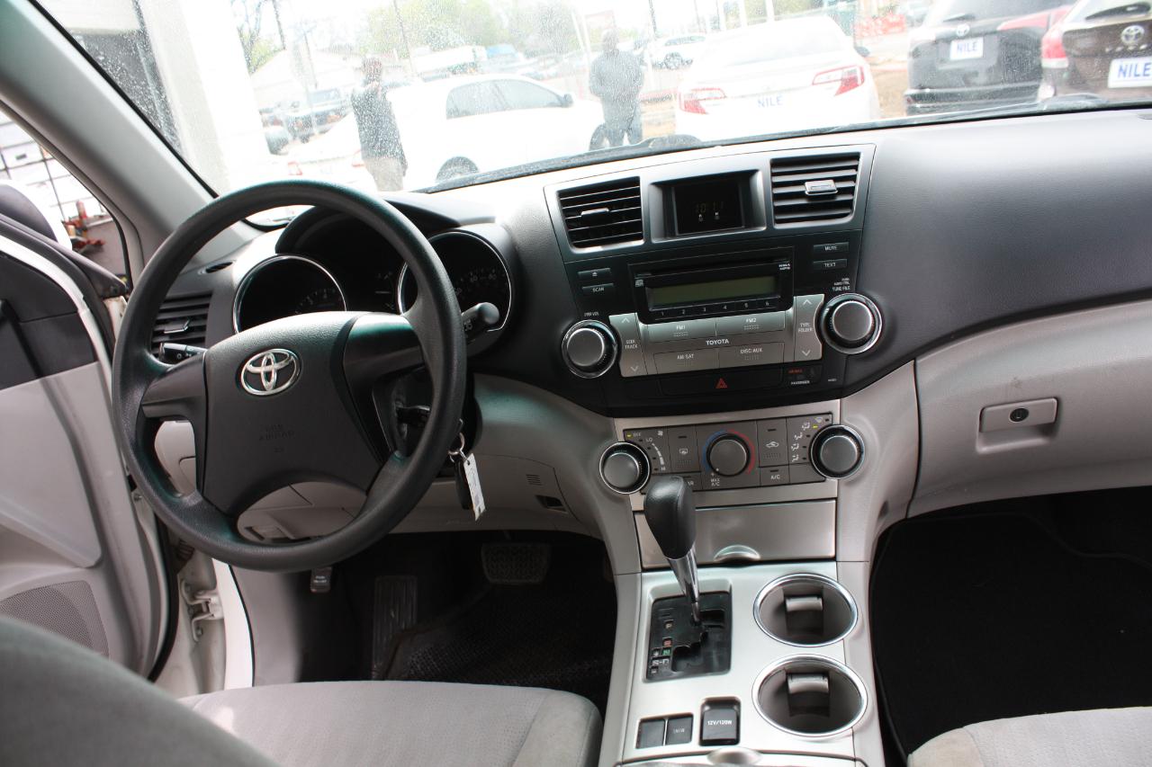 Toyota Highlander 4dr V6 Sport w/3rd Row (Natl) 2012