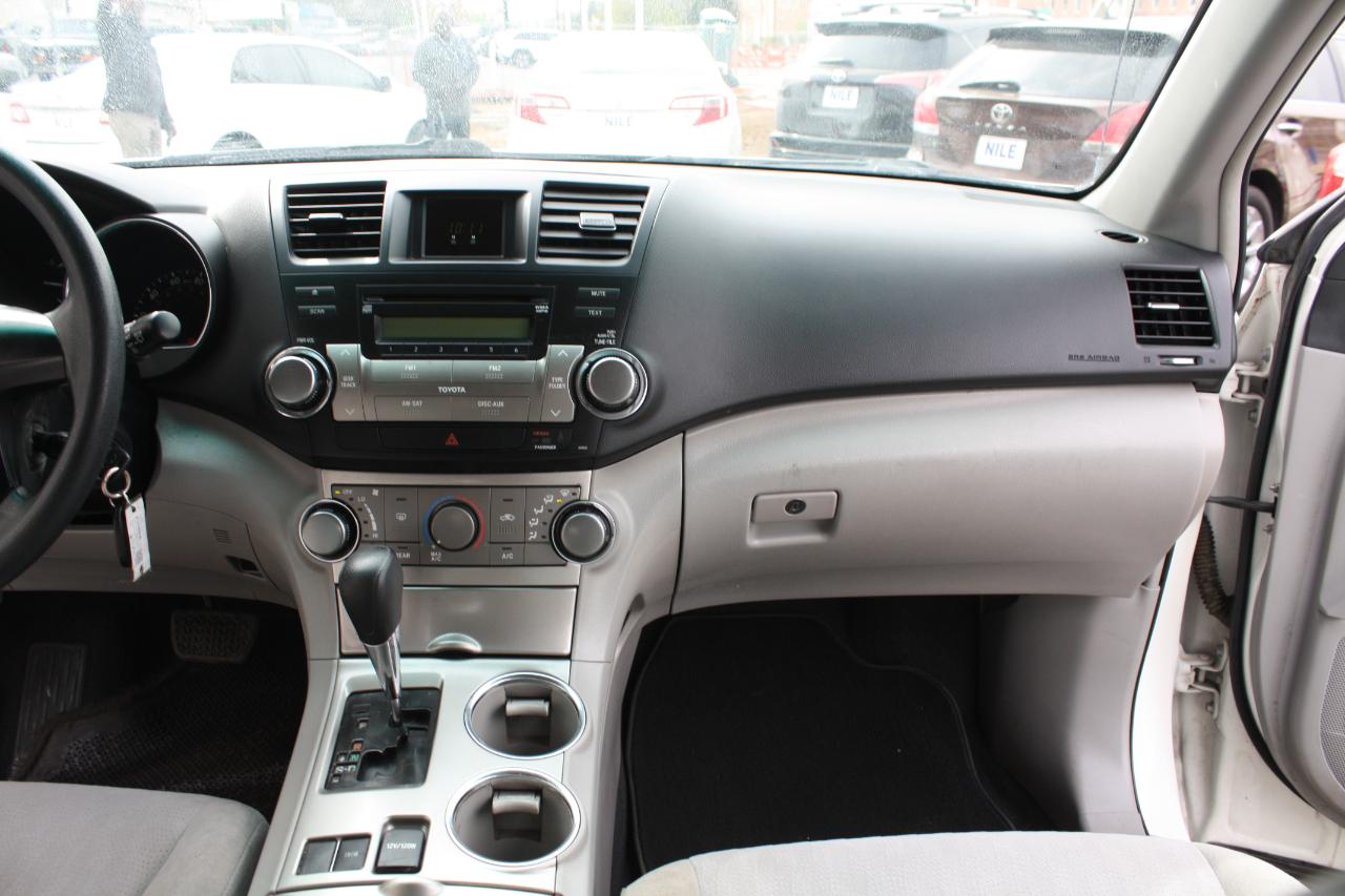 Toyota Highlander 4dr V6 Sport w/3rd Row (Natl) 2012