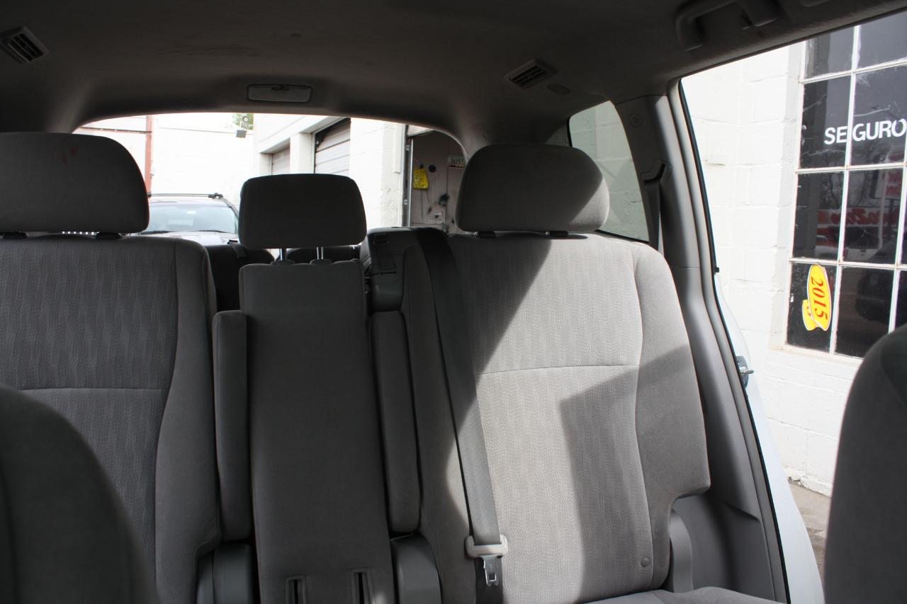 Toyota Highlander 4dr V6 Sport w/3rd Row (Natl) 2012