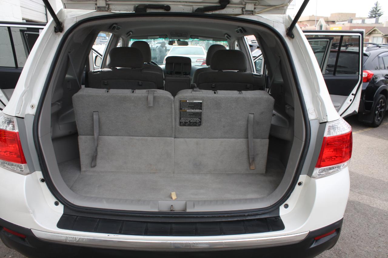 Toyota Highlander 4dr V6 Sport w/3rd Row (Natl) 2012