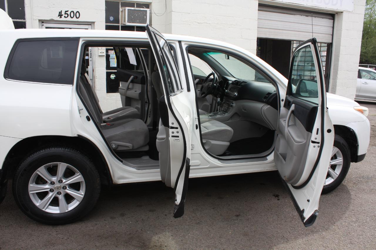 Toyota Highlander 4dr V6 Sport w/3rd Row (Natl) 2012