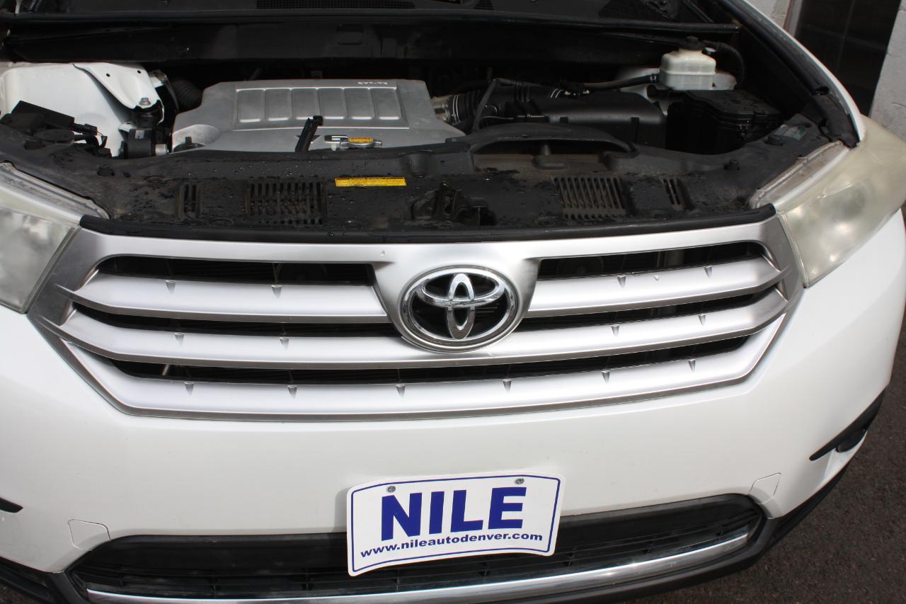 Toyota Highlander 4dr V6 Sport w/3rd Row (Natl) 2012