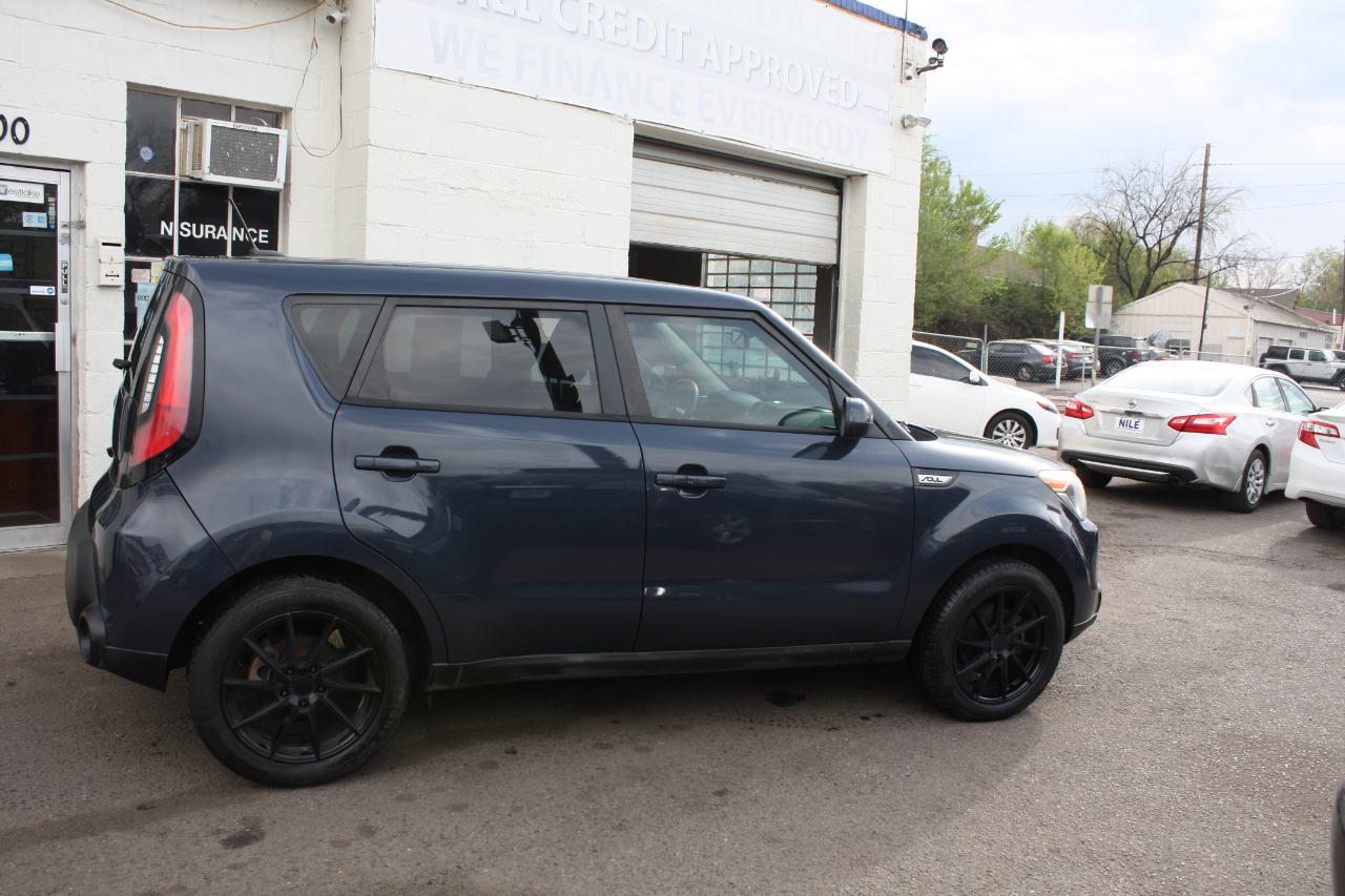Kia Soul + w/Signature 2.0 Special Edition 2016