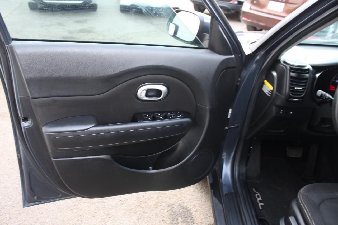 Kia Soul + w/Signature 2.0 Special Edition 2016