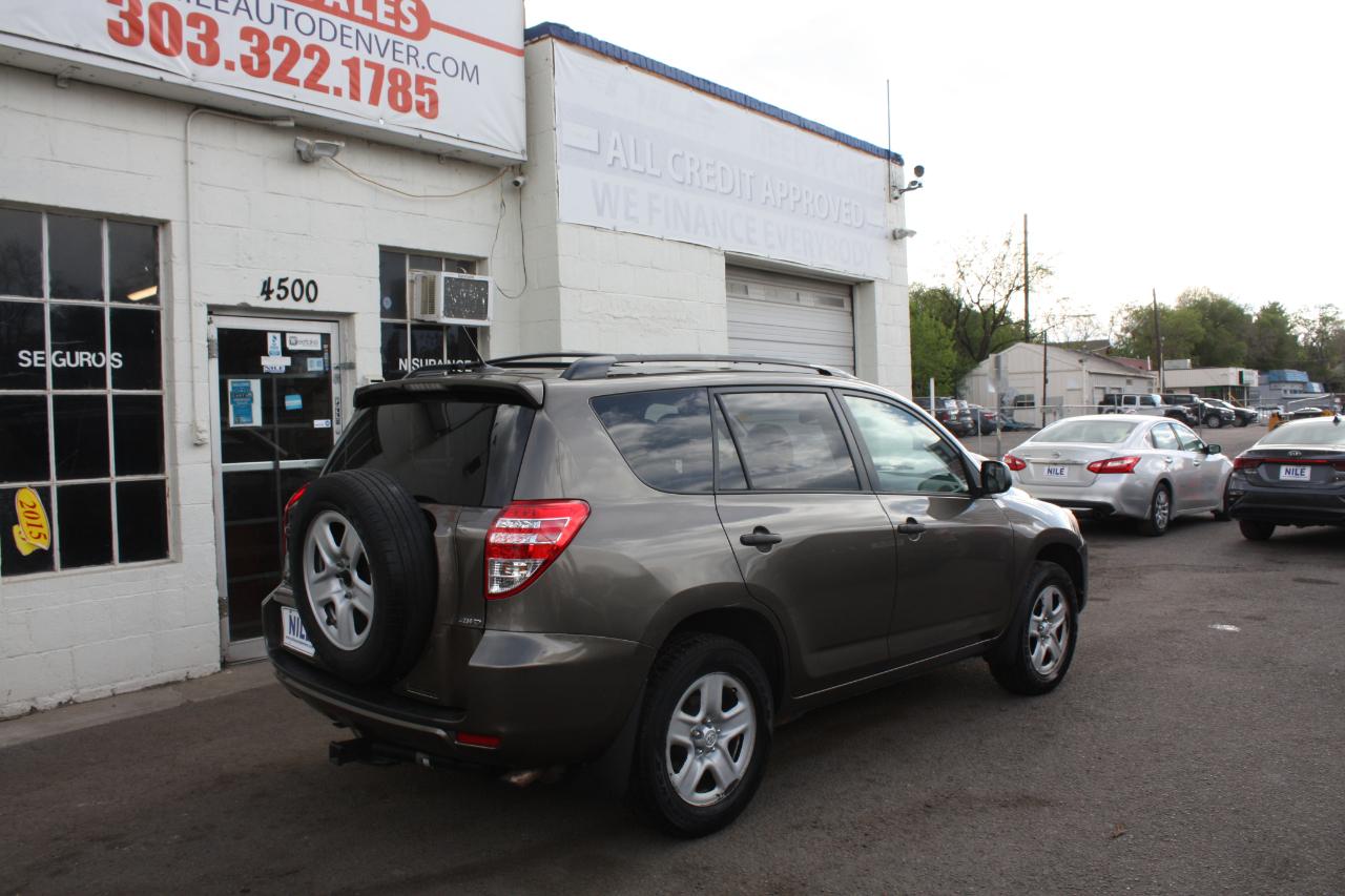 Toyota RAV4 Base I4 4WD 2012