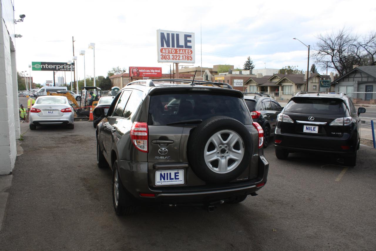 Toyota RAV4 Base I4 4WD 2012