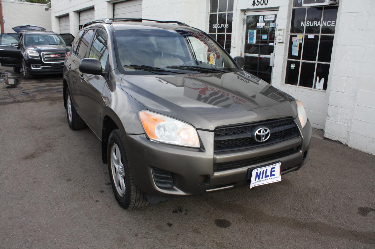 Toyota RAV4 Base I4 4WD 2012
