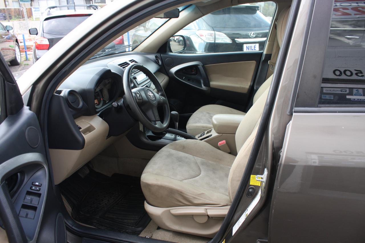 Toyota RAV4 Base I4 4WD 2012