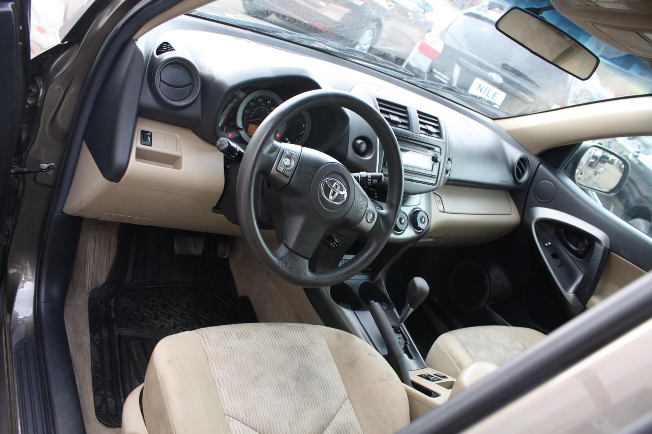 Toyota RAV4 Base I4 4WD 2012