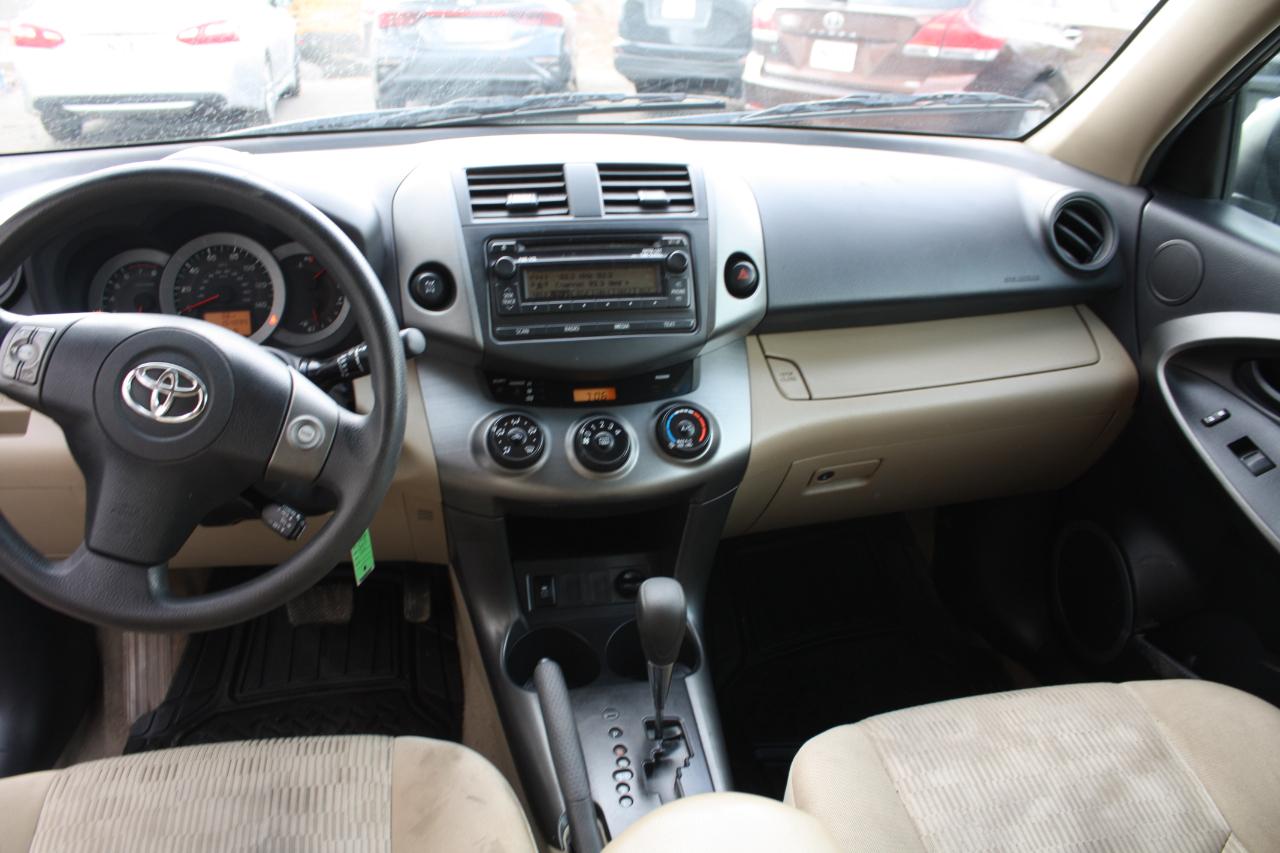 Toyota RAV4 Base I4 4WD 2012