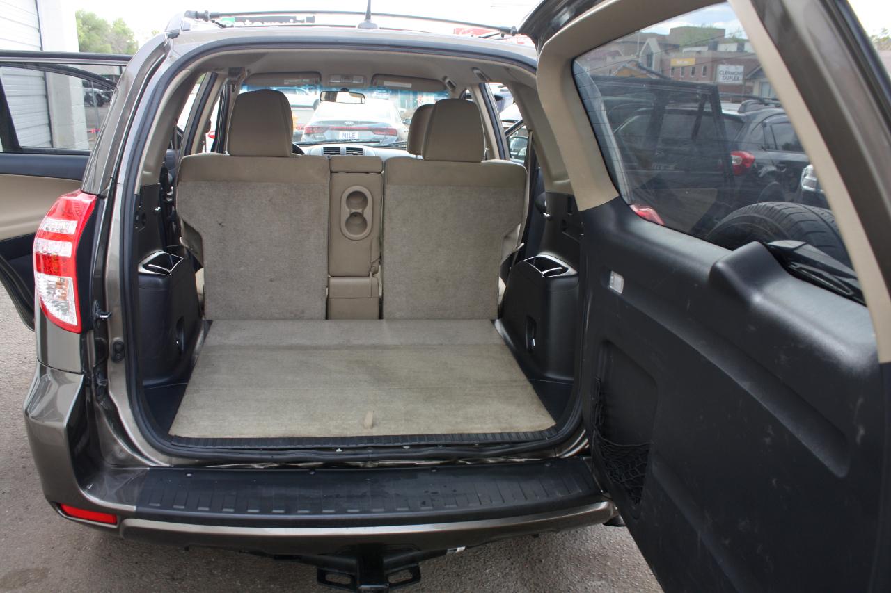 Toyota RAV4 Base I4 4WD 2012
