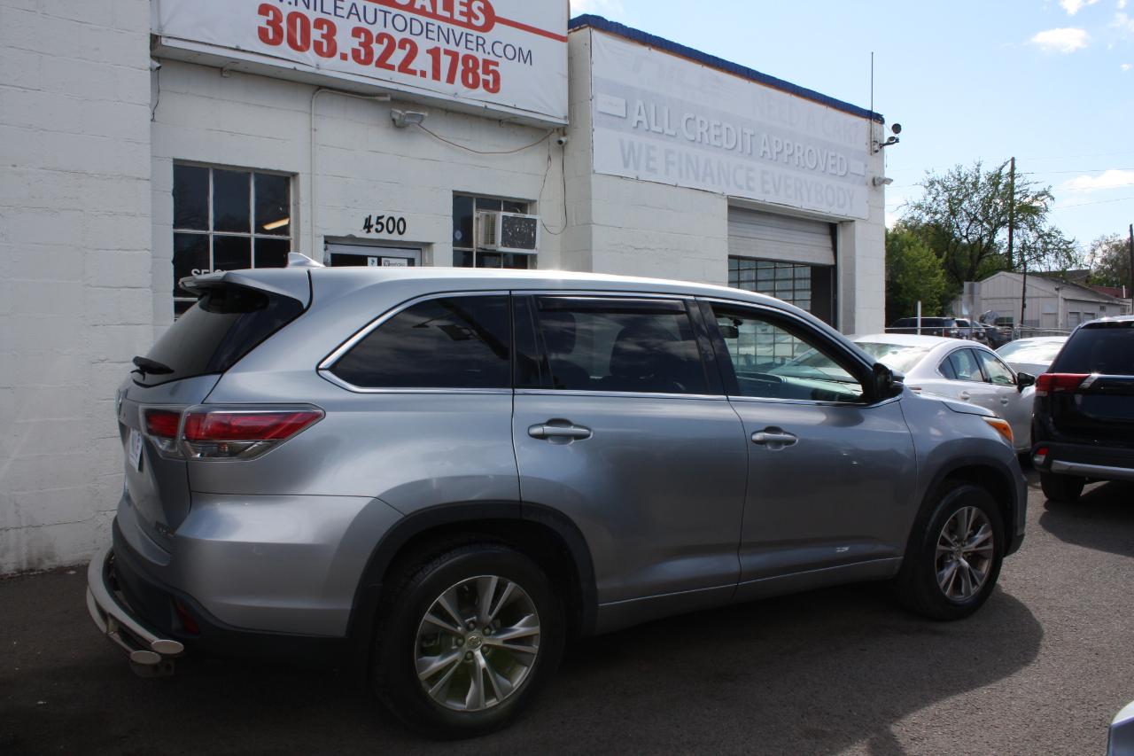 Toyota Highlander LE AWD V6 2015