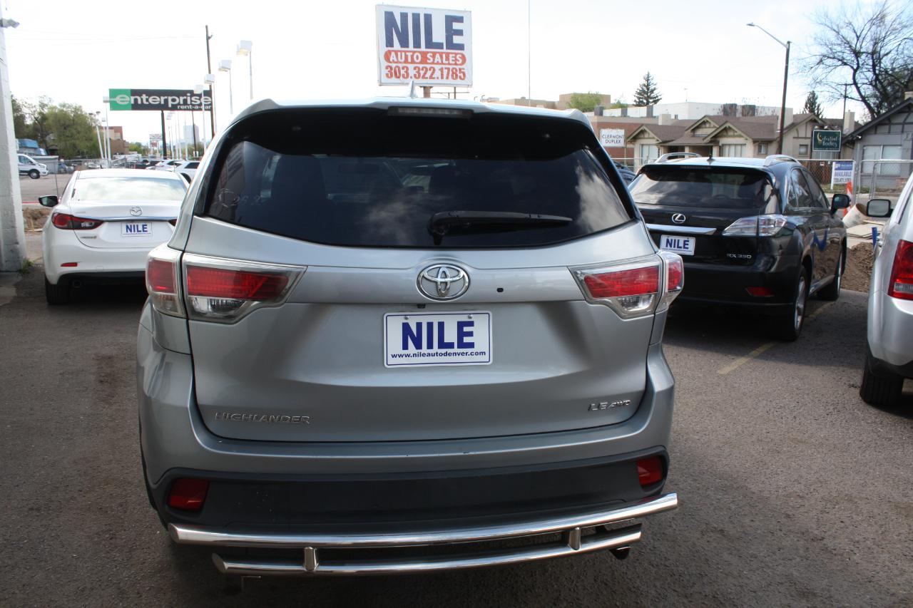 Toyota Highlander LE AWD V6 2015