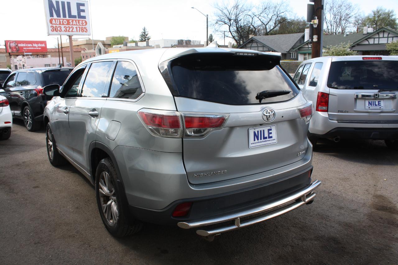 Toyota Highlander LE AWD V6 2015