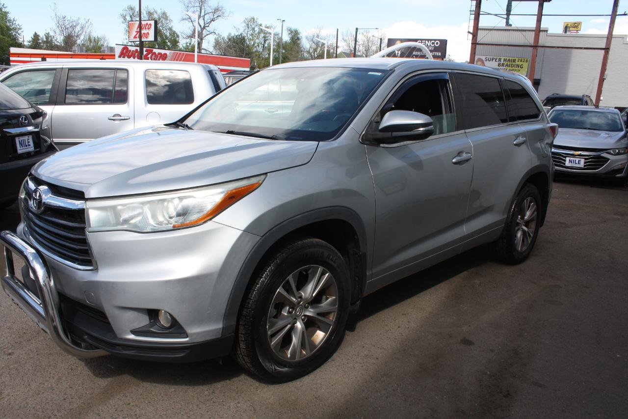 Toyota Highlander LE AWD V6 2015