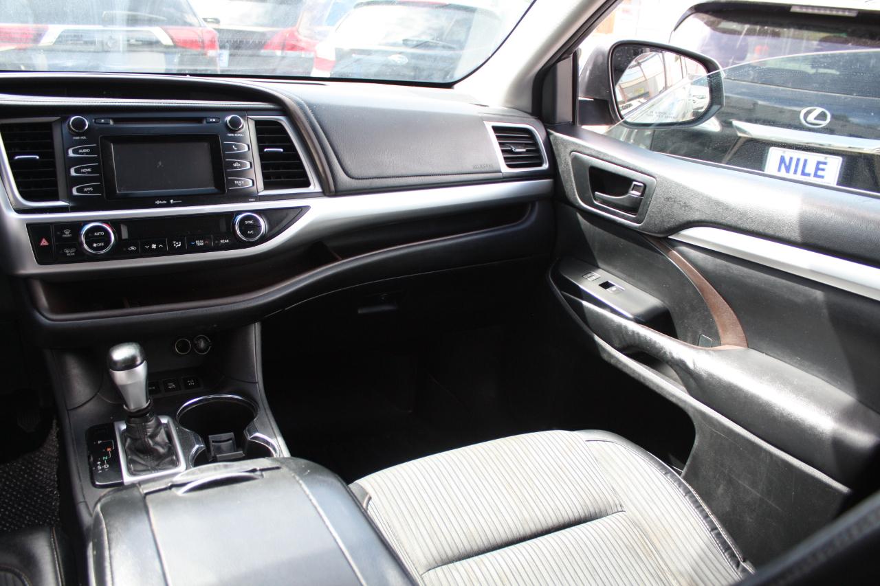 Toyota Highlander LE AWD V6 2015