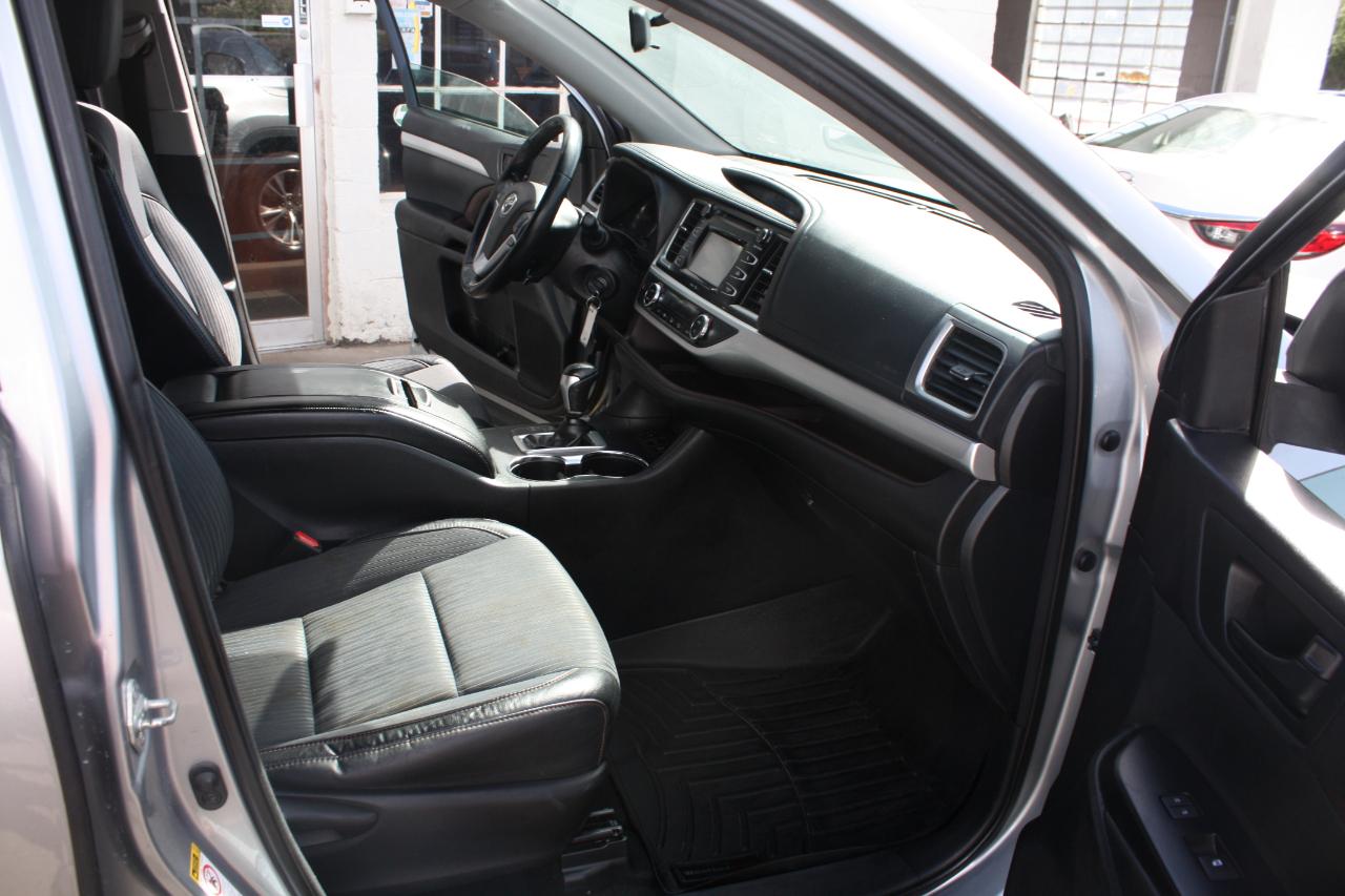 Toyota Highlander LE AWD V6 2015