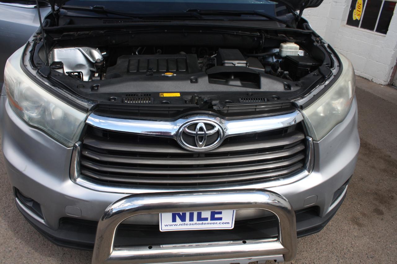 Toyota Highlander LE AWD V6 2015