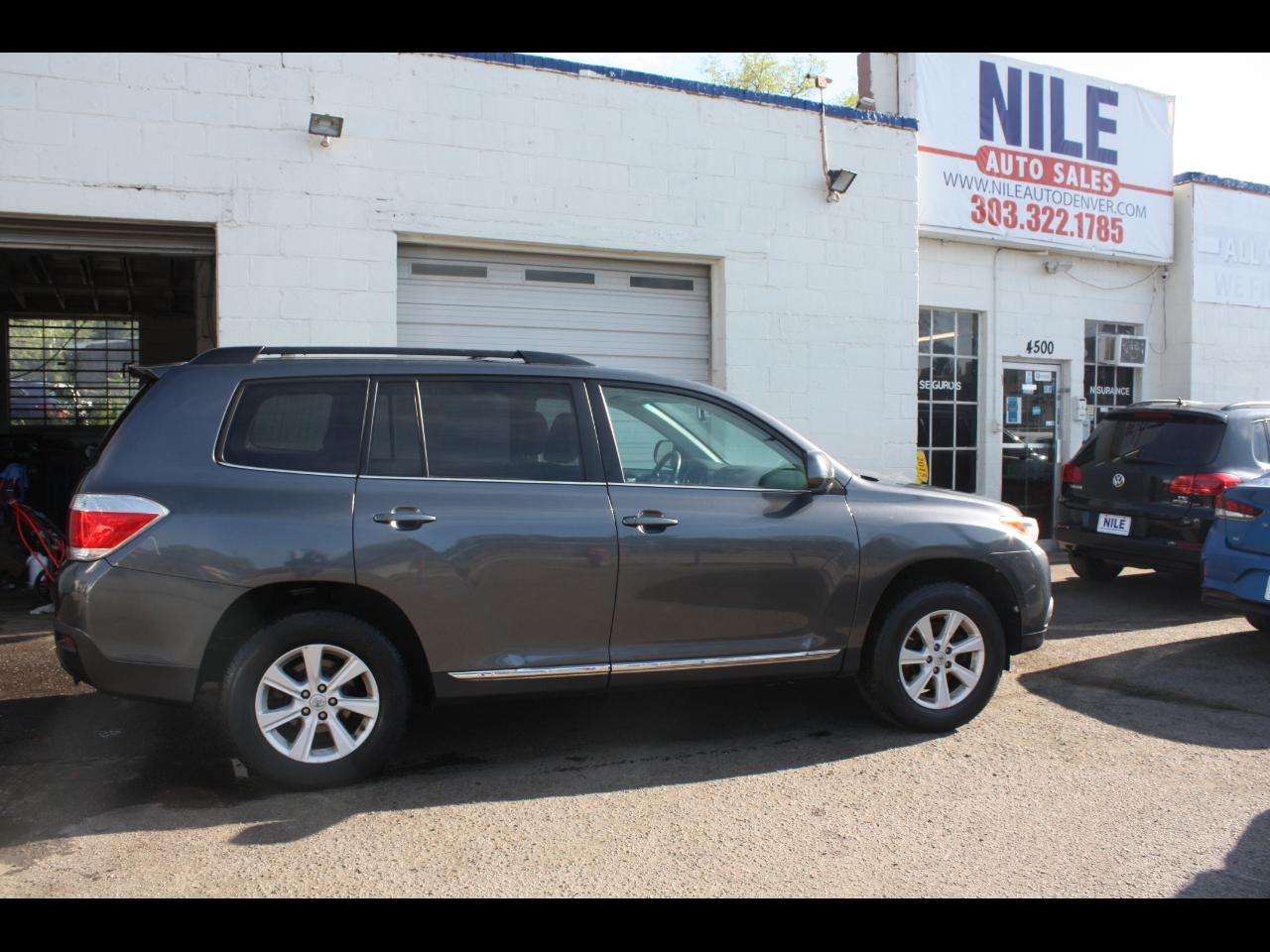 Toyota Highlander Base 4WD 2013