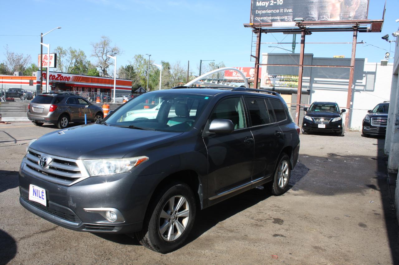Toyota Highlander Base 4WD 2013