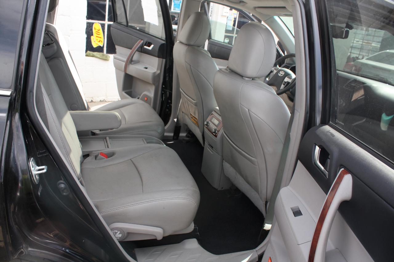 Toyota Highlander Limited FWD (Natl) 2012