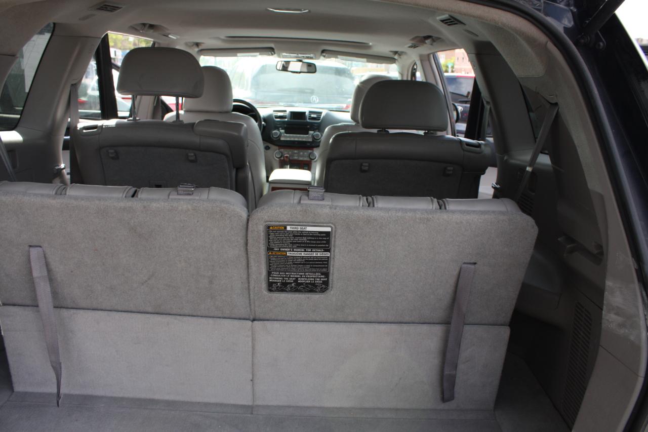 Toyota Highlander Limited FWD (Natl) 2012