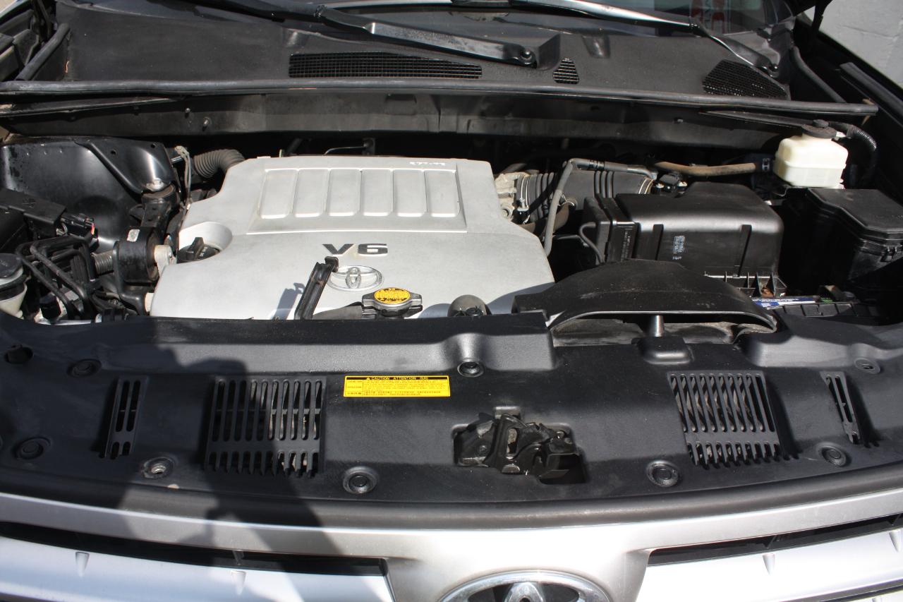 Toyota Highlander Limited FWD (Natl) 2012