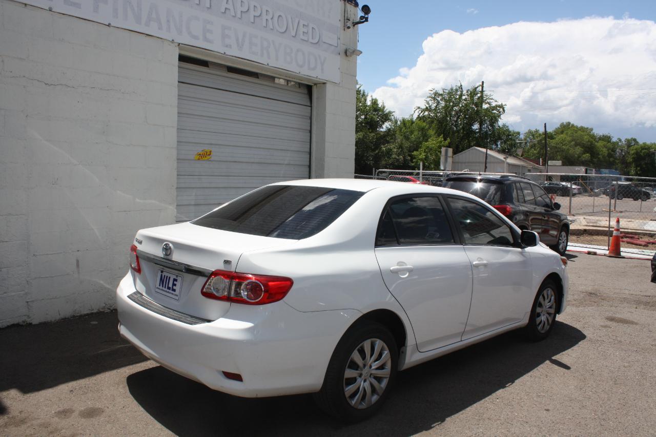 Toyota Corolla S 5-Speed MT 2013