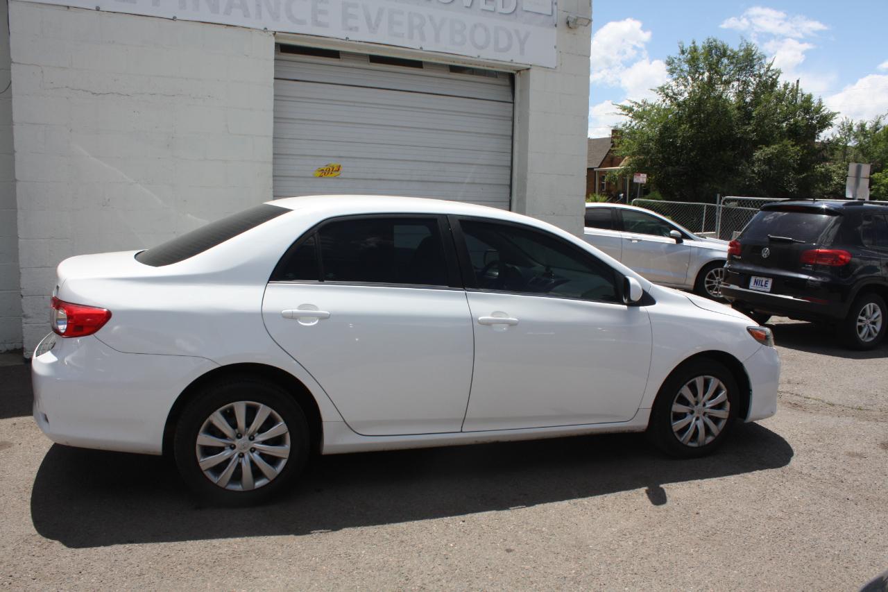 Toyota Corolla S 5-Speed MT 2013