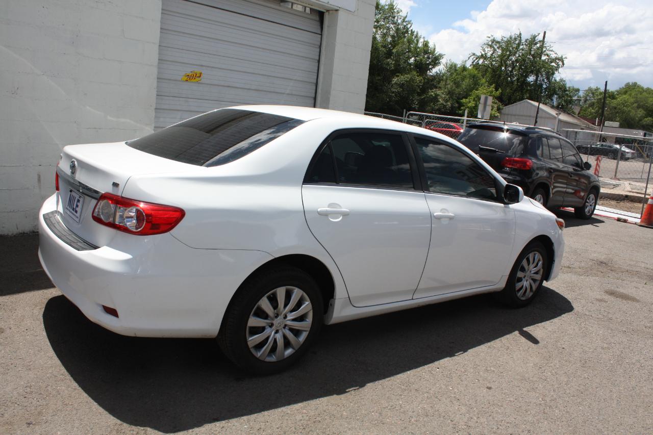 Toyota Corolla S 5-Speed MT 2013