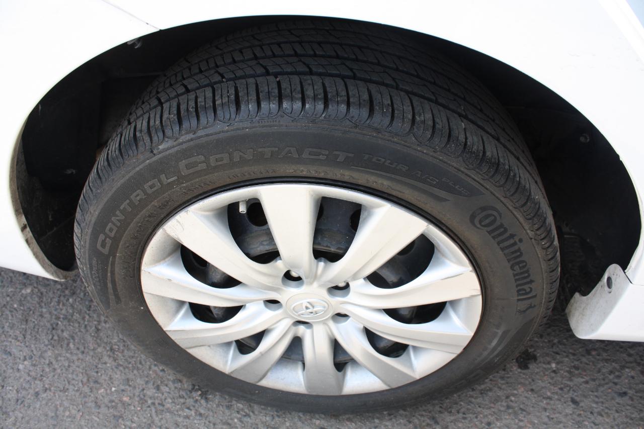 Toyota Corolla S 5-Speed MT 2013