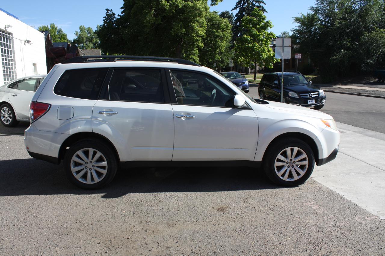 Subaru Forester 2.5X Premium 2012