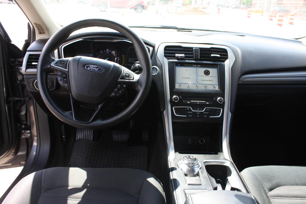 Ford Fusion Hybrid SE 2018