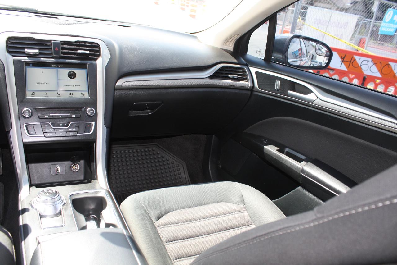 Ford Fusion Hybrid SE 2018