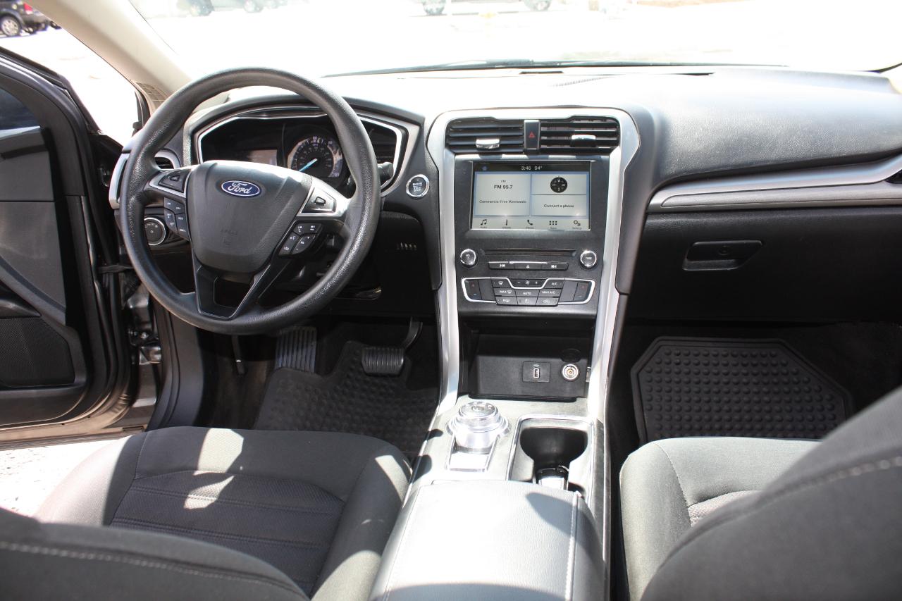 Ford Fusion Hybrid SE 2018
