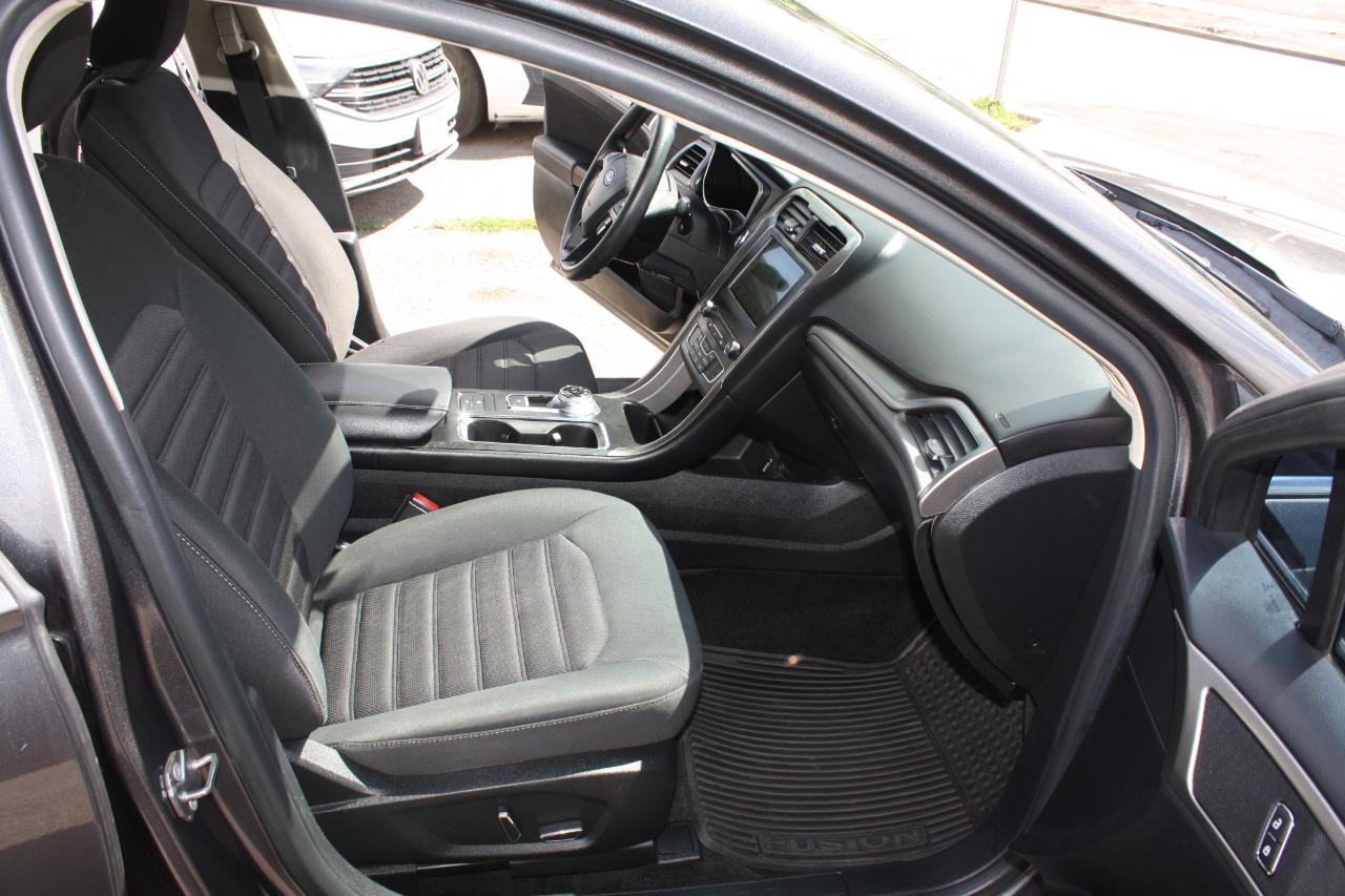 Ford Fusion Hybrid SE 2018
