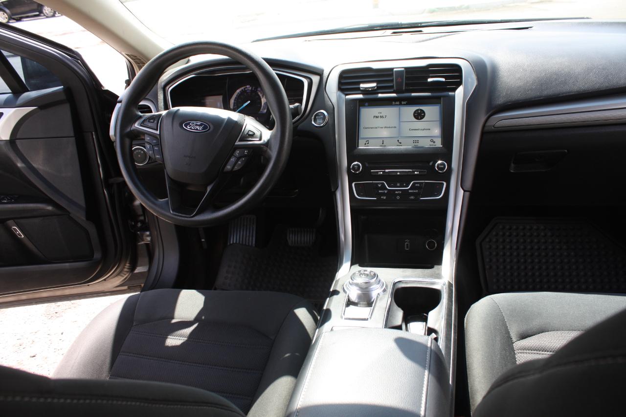 Ford Fusion Hybrid SE 2018