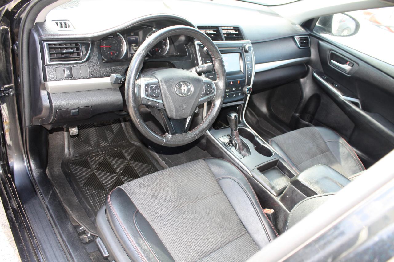 Toyota Camry SE 2017