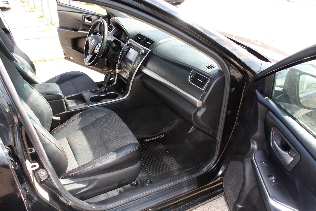 Toyota Camry SE 2017