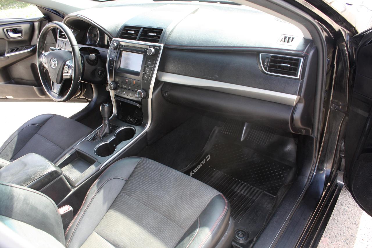 Toyota Camry SE 2017